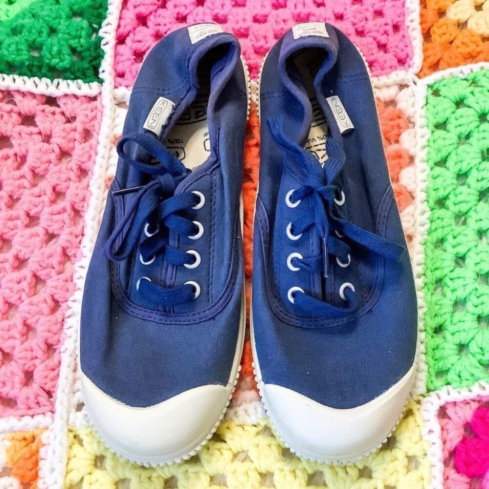Keen Volcanized Footwear Size 7 Blue Slip On Sneaker Flats White Womens Casual